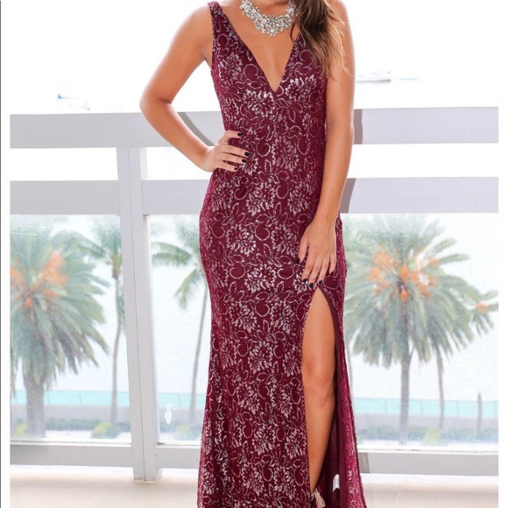 Maniju Burgundy Formal Dress